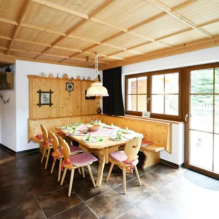 Chalet Hochfuegen By Ski Slope Fuegenberg
