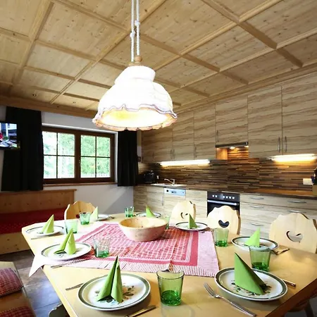 Hébergement de vacances Chalet Hochfuegen By Ski Slope Fuegenberg